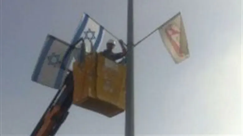 תולים דגלים בבנימין