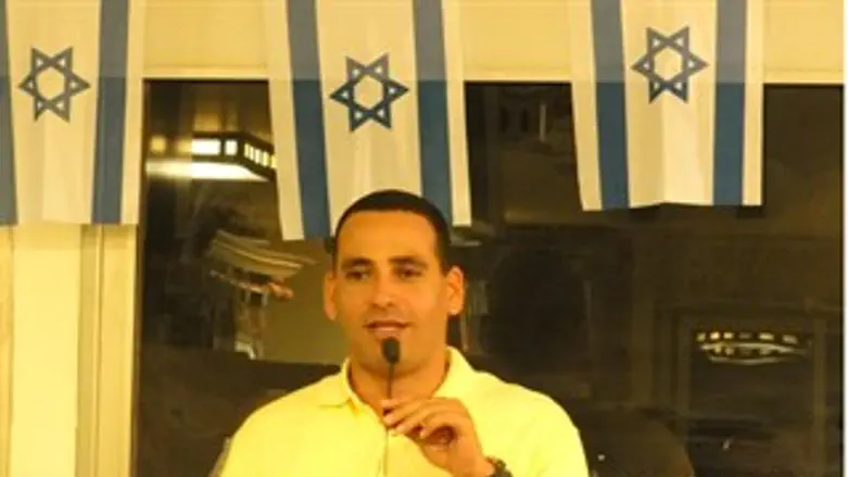 חסון בביקור