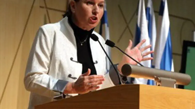 לא חולשה. לבני