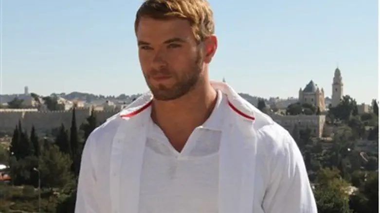 Kellan Lutz in Jerusalem