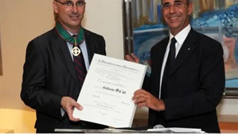 סער והשגריר