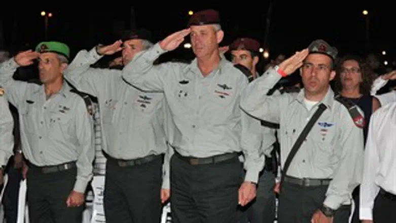 גנץ, מזרחי ובן מוחא בטקס