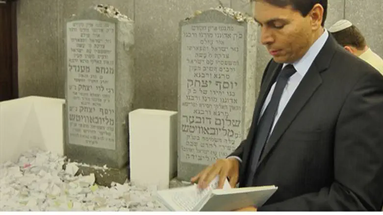 Danon at Lubavitcher Rebbe's Tomb