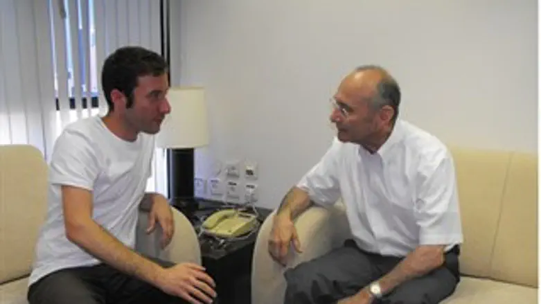 לנדאו ושמולי בלשכת השר