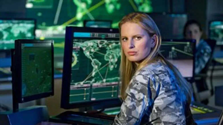 מאזינים לי?