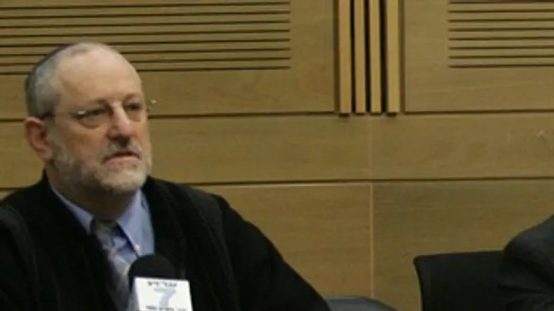 משהו רחב. אבי רט