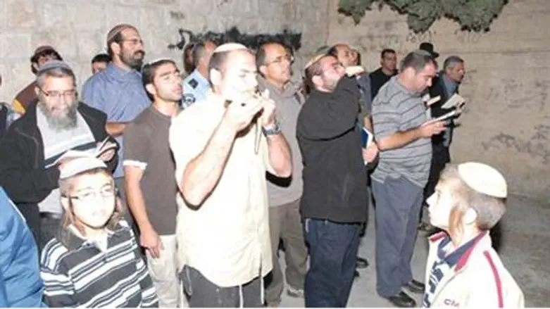 Selichot at Kever Yosef