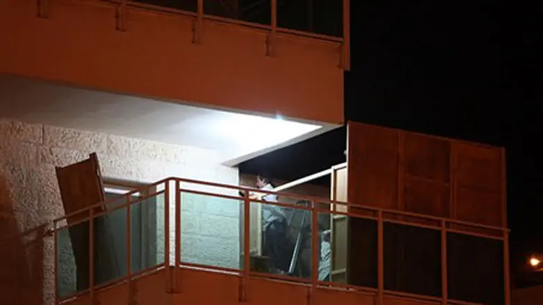 Building Sukkot after Yom Kippur