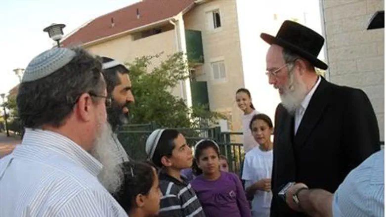 MK Eichler in Beit El