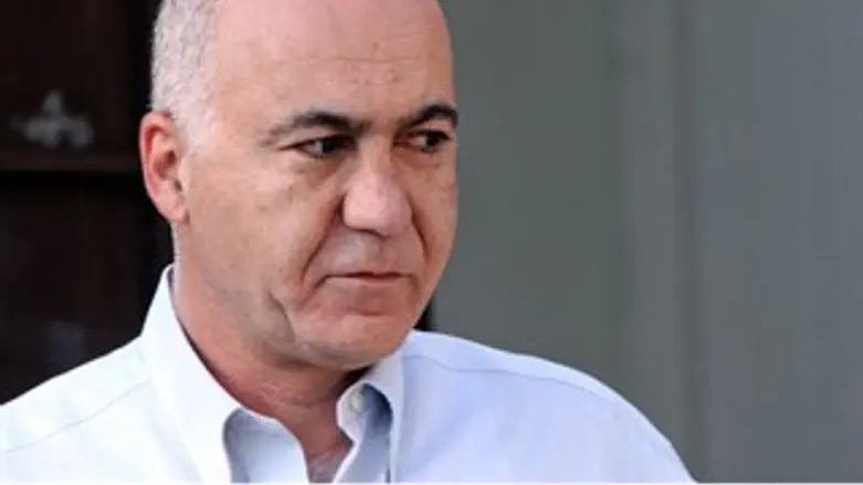 מי עיכב. יורם כהן