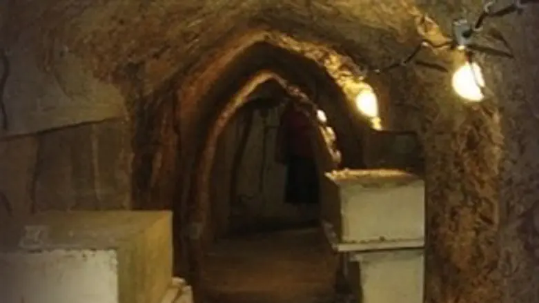 הסליק בכפר גלעדי. כריכת הספר