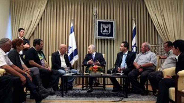 נציגי המשפחות עם הנשיאט