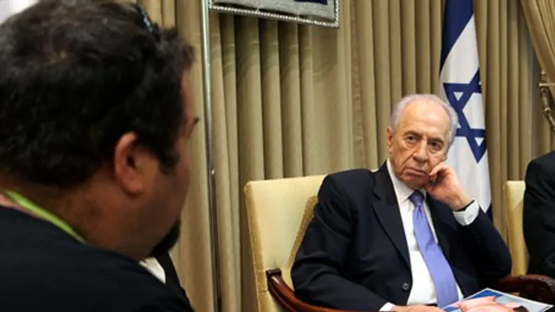 Peres With Bereaved Parents
