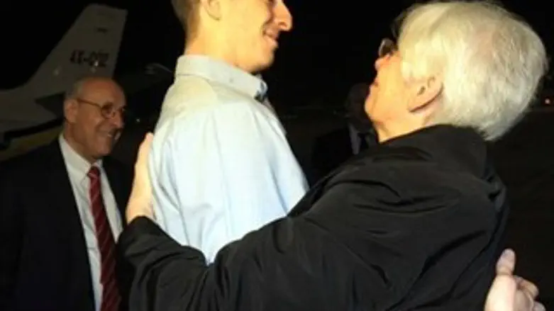 אילן גרפל נפגש עם אימו