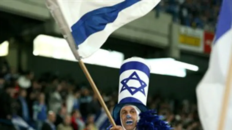 נאמנות ביציעים, ומה על הדשא?