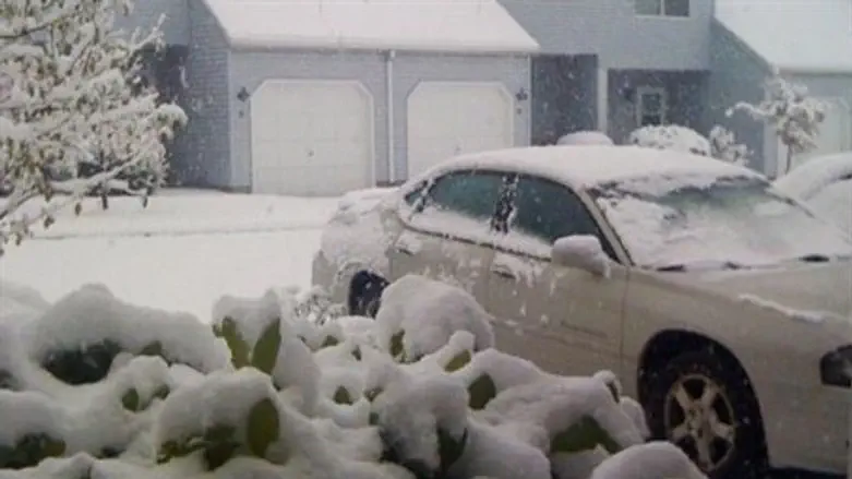 Freak early snowstorm in Bristol, Connecticut