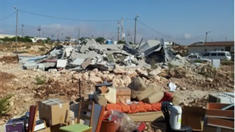 הרס בתי הקבע במגרון