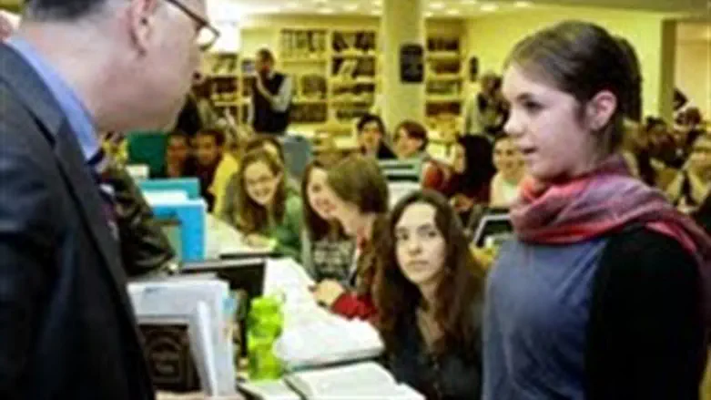 סער במדרשת נשמת