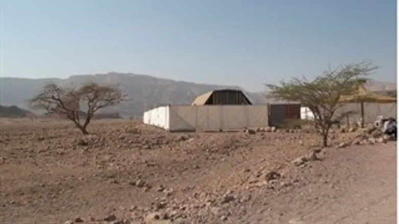 "אהל מועד" בתמנע 