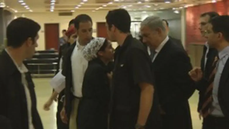 אלינור בוטביקה צועקת על רה"מ בנימין נתניהו