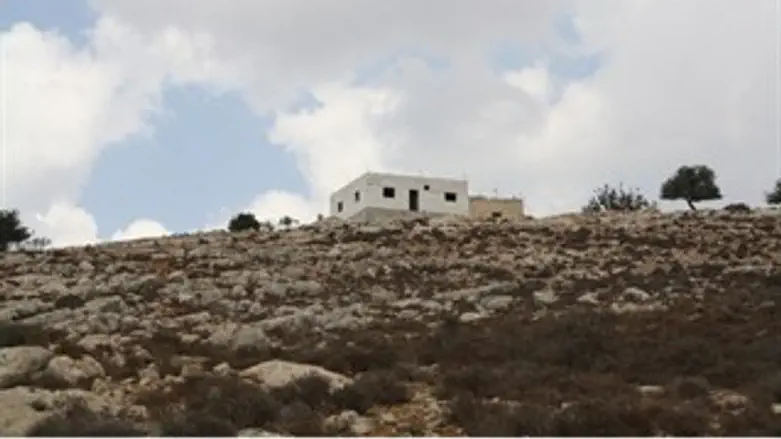 המבנה הבלתי חוקי שנהרס