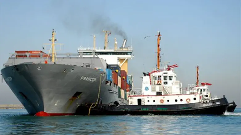 Египетский паром загорелся в Красном море