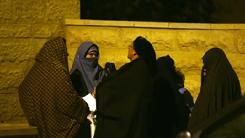 נשות 'השאלים'