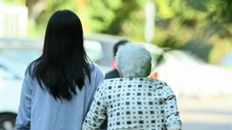 עובדת זרה. לא קל.