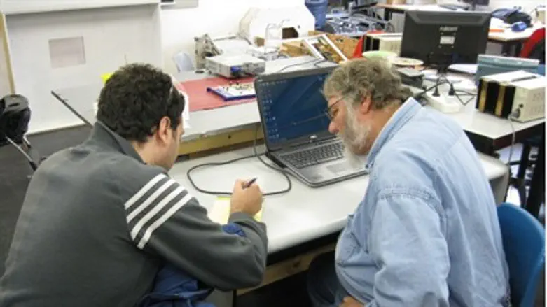 Randy Billingham with student.