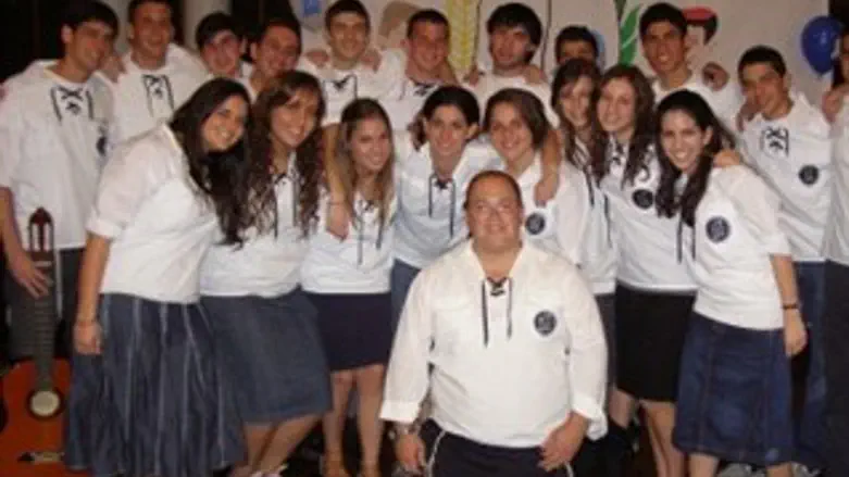 חודש ארגון. מחכים לכתובות האש.