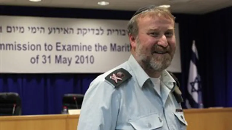 "אדם מקצוען וישר". מנדלבליט