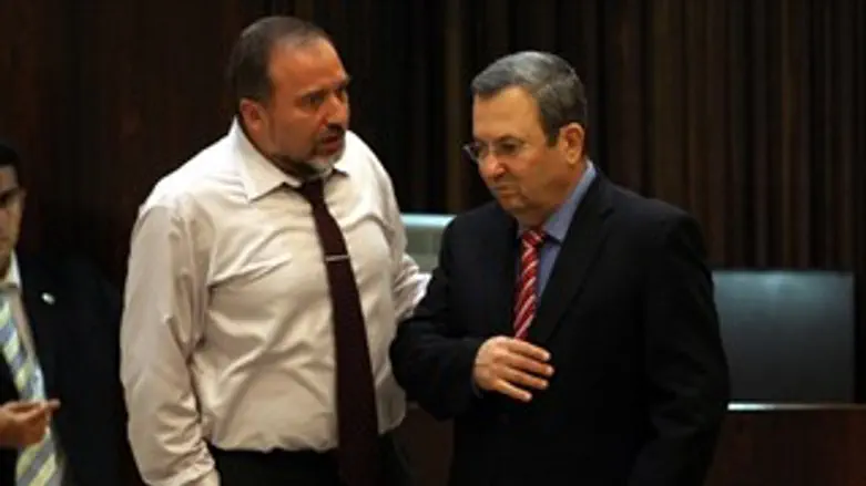 מי ינצח? ברק וליברמן