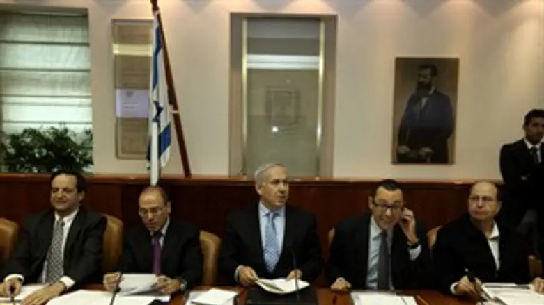 מפשירים ומאפשרים.