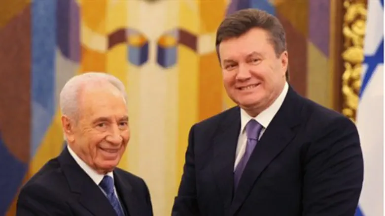 Шимон Перес и Виктор Янукович
