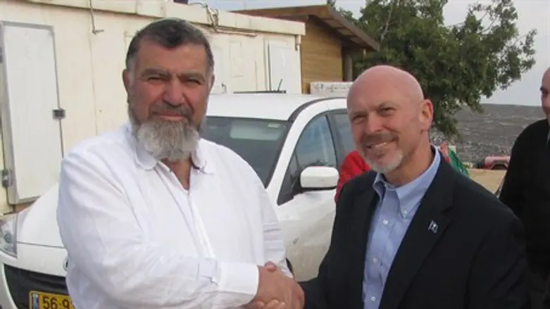 Alan Clemmons and Gershon Mesika