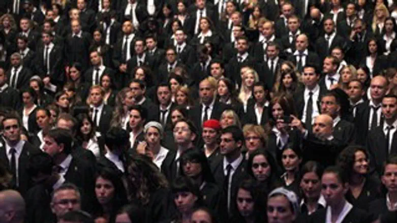 עוד מצטרפים בדרך. עורכי הדין