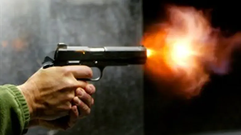 מי ירה ברב? אילוסטרציה