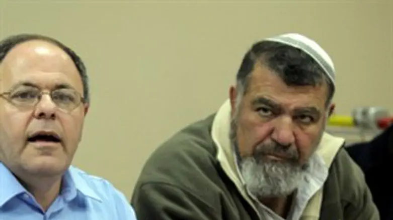 דתיים וחילוניים. מסיקה עם יו"ר מועצת יש"ע דני