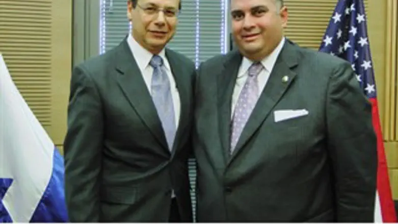 דני אילון וג'ון פרץ