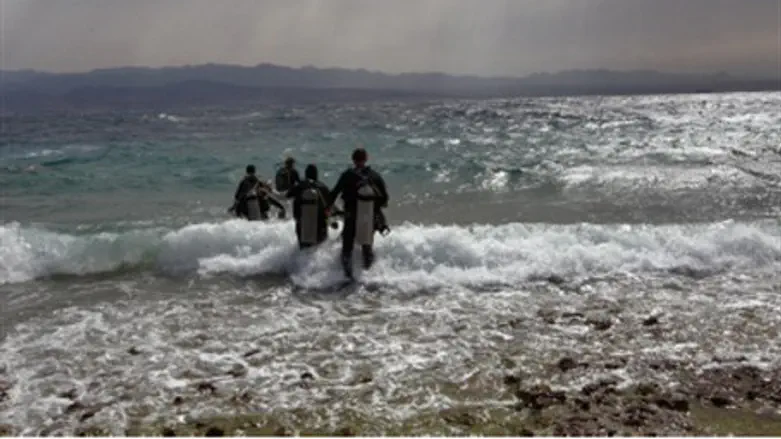 Submariners' course training.