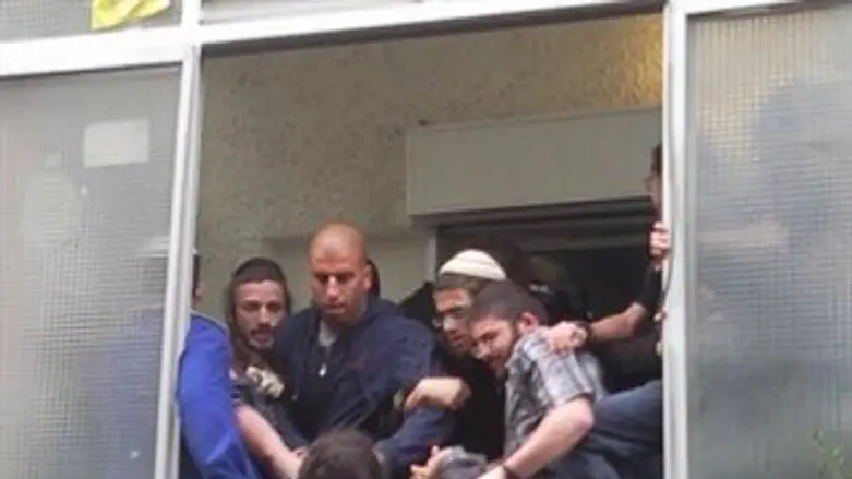 מעצר המורחקים