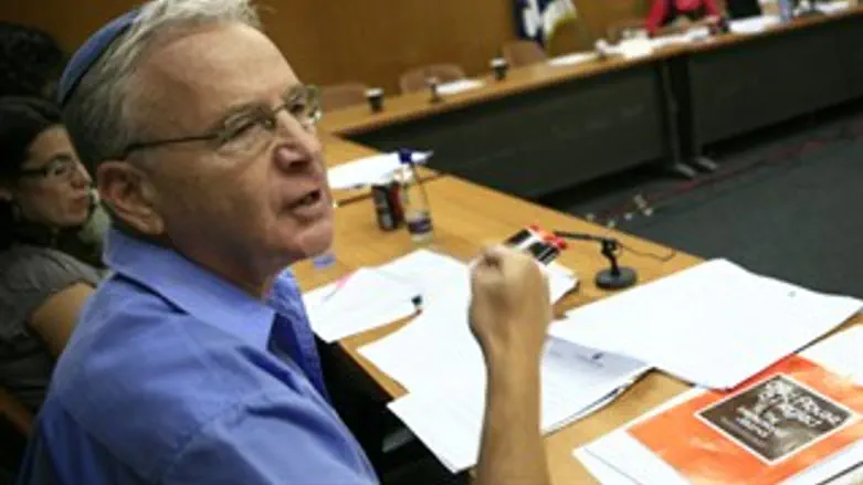 טראומה. קדמן בכנסת