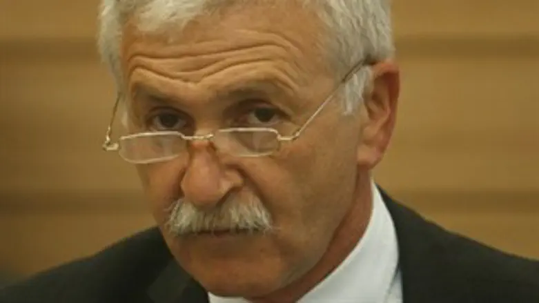 ייצור מבוכה קואליציונית? ישראל חסון