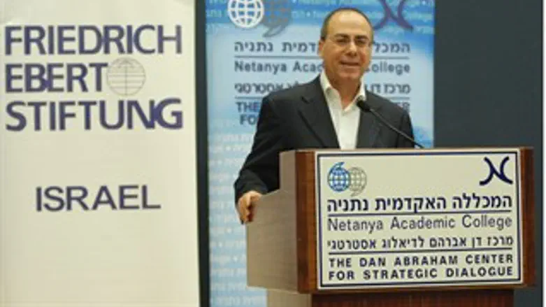 השר שלום במכללה