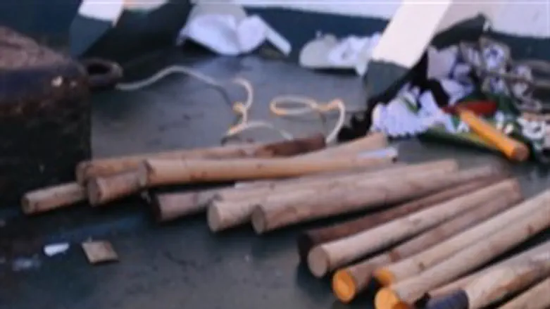 התחיל במכנסיים הסתיים באלות