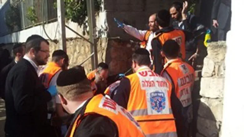 הטיפול בפתח הבניין