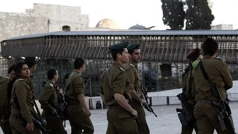 חיילים היום בכותל