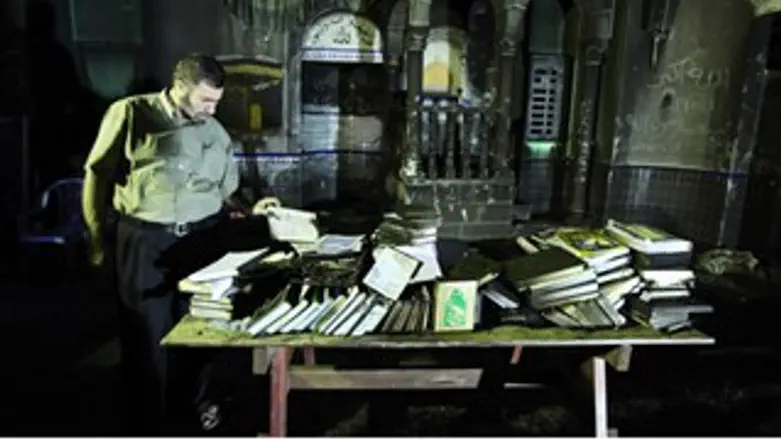 המסגד אחרי ההצתה