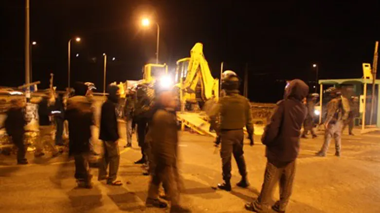 Demolition at Oz Tzion