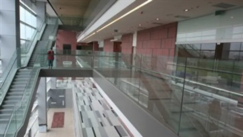 מתמודדים באסותא